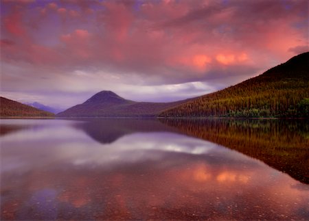 simsearch:700-00181770,k - Lac Bowron, le Parc Provincial des lacs Bowron, en Colombie-Britannique, Canada Photographie de stock - Rights-Managed, Code: 700-00524366