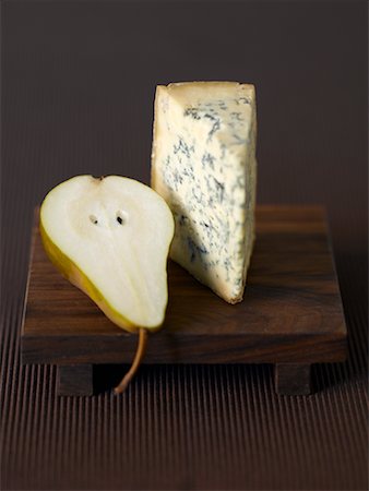 simsearch:600-07067615,k - Pear and Stilton Blue Cheese Foto de stock - Con derechos protegidos, Código: 700-00526843