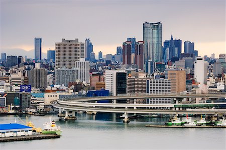 simsearch:700-02973229,k - Roppongi Hills, Shinjuko and On-Ramp to Rainbow Bridge, Tokyo, Japan Foto de stock - Con derechos protegidos, Código: 700-00527984