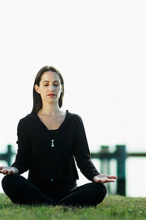 simsearch:700-00517607,k - Frau tun Yoga Stockbilder - Lizenzpflichtiges, Bildnummer: 700-00528158