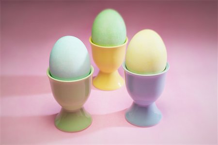 simsearch:700-01124525,k - Easter Eggs in Eggcups Foto de stock - Con derechos protegidos, Código: 700-00528483