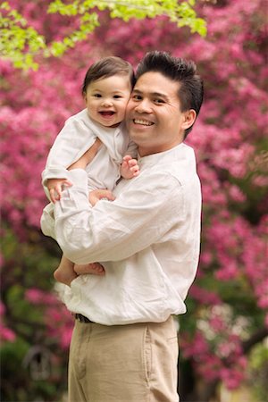 simsearch:700-00528926,k - Portrait du père et bébé en plein air Photographie de stock - Rights-Managed, Code: 700-00528934