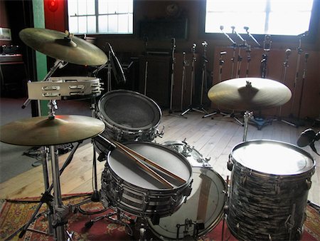 palillo de tambor - Drum Set In Recording Studio Foto de stock - Con derechos protegidos, Código: 700-00529035