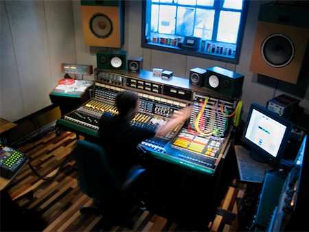 simsearch:600-01540791,k - Recording Studio Stock Photo - Rights-Managed, Code: 700-00529030