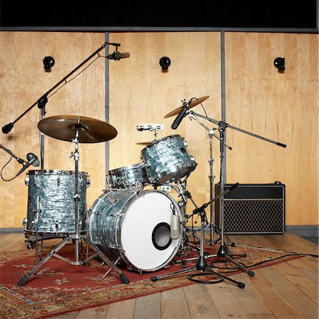 Drum Set In Recording Studio Foto de stock - Con derechos protegidos, Código: 700-00529042