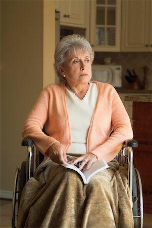Portrait de femme en fauteuil roulant Photographie de stock - Rights-Managed, Code: 700-00520291