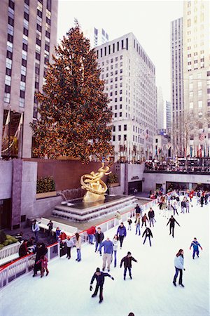 simsearch:700-00520351,k - Skating at Rockefeller Center, New York City, New York, USA Foto de stock - Con derechos protegidos, Código: 700-00520345