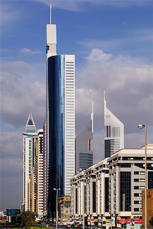 sheikh zayed road - Bâtiments le long de Sheikh Zayed Rd, Dubai, Émirats arabes Photographie de stock - Rights-Managed, Code: 700-00521396