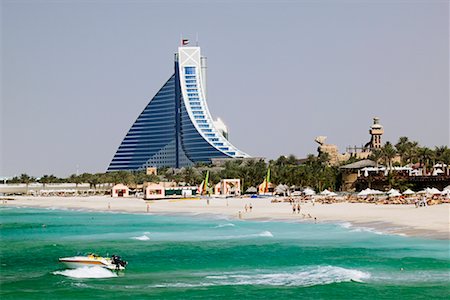 dubai resorts - Jumeirah Beach Hotel, Dubai, United Arab Emirates Stock Photo - Rights-Managed, Code: 700-00521415