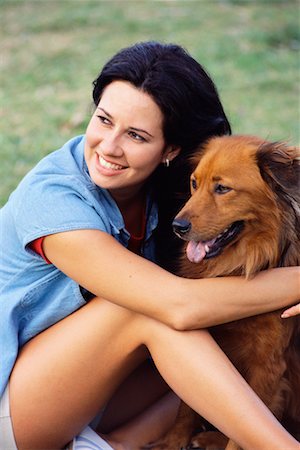 simsearch:700-00609722,k - Portrait de femme avec chien Photographie de stock - Rights-Managed, Code: 700-00523484