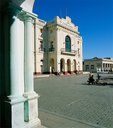 simsearch:700-00543951,k - Buildings and City Square, Parque Leoncio Vidal, Santa Clara, Cuba Fotografie stock - Rights-Managed, Codice: 700-00546690