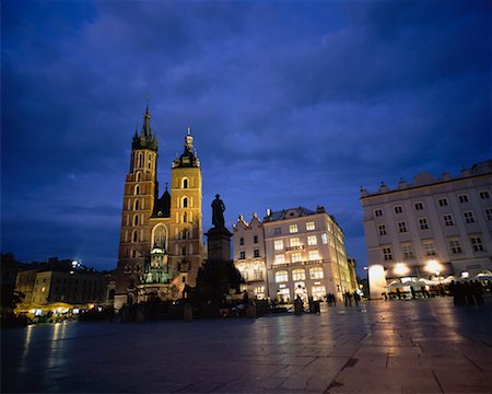 st mary's church - De St. Mary, église et la place du marché, Cracovie, Pologne Photographie de stock - Rights-Managed, Code: 700-00547550