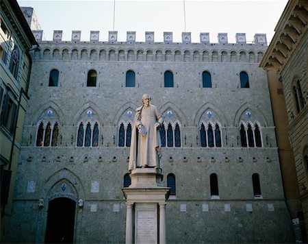 statues in siena italy - Statue in Courtyard Stock Photo - Rights-Managed, Code: 700-00549108