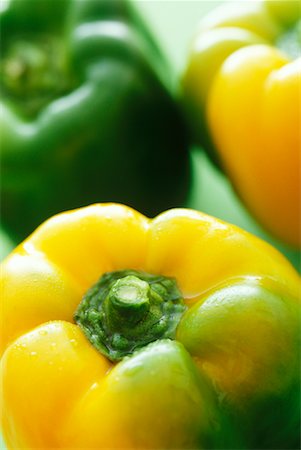 simsearch:700-00025755,k - Green and Yellow Peppers Foto de stock - Con derechos protegidos, Código: 700-00549166