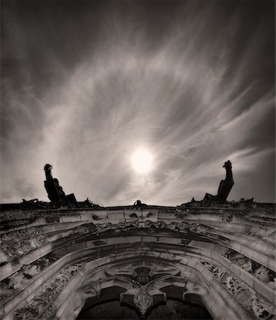 sun halo - Cathédrale et Sundog Photographie de stock - Rights-Managed, Code: 700-00549274