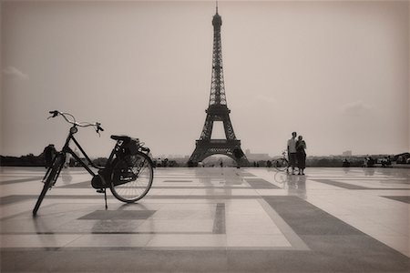 paris in black and white - Eiffel Tower Seen From Palais de Chaillot, Paris, France Stock Photo - Rights-Managed, Code: 700-00549273