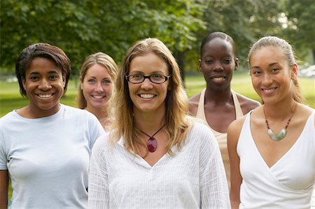 simsearch:700-05451054,k - Group Portrait of Women Foto de stock - Con derechos protegidos, Código: 700-00549423