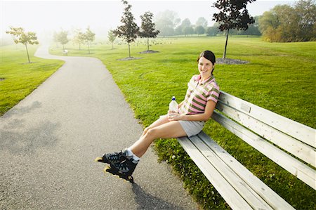 simsearch:700-00029428,k - Woman Resting on Park Bench Foto de stock - Con derechos protegidos, Código: 700-00549461