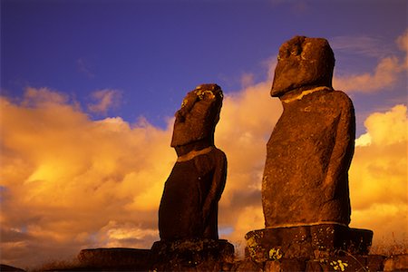 simsearch:841-02722306,k - Moai, Ahu Tahai, Easter Island, Chile Foto de stock - Direito Controlado, Número: 700-00549772