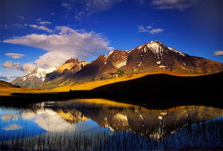 Laguna Redonda et Cuernos del Paine, le Parc National Torres del Paine, Chili Patagonie Photographie de stock - Rights-Managed, Code: 700-00549793