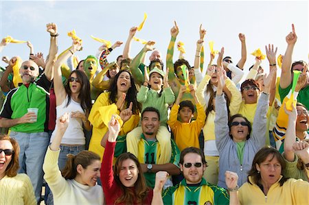 simsearch:614-06402609,k - People Cheering at Sporting Event Foto de stock - Con derechos protegidos, Código: 700-00549876