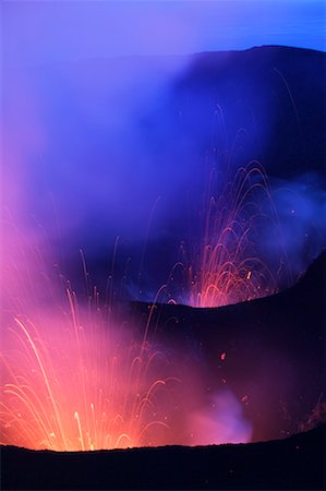 Lava Erupting From Yasur Volcano, Tanna, Vanuatu Foto de stock - Direito Controlado, Número: 700-00554003