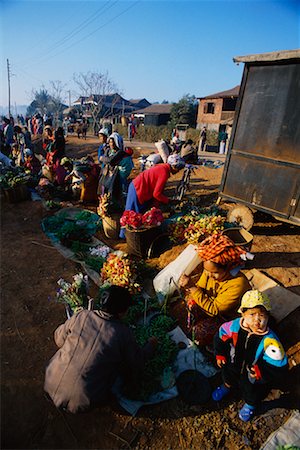 Crowd of People, Kalaw, Myanmar Foto de stock - Con derechos protegidos, Código: 700-00554870