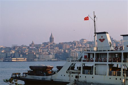 simsearch:700-06009165,k - Boat by Cityscape Istanbul, Turkey Stock Photo - Rights-Managed, Code: 700-00555782