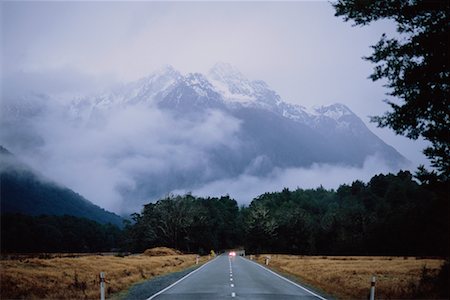Road in Milford Sound, South Island, New Zealand Foto de stock - Con derechos protegidos, Código: 700-00556072
