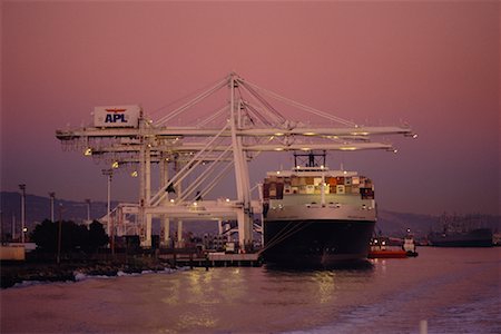 simsearch:632-06404737,k - Ship and Cranes, Oakland, California, USA Stock Photo - Rights-Managed, Code: 700-00556240