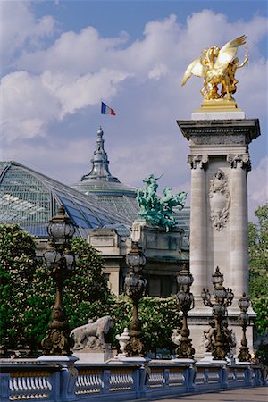 paris streetlight - Vue des Statues, Paris, France Photographie de stock - Rights-Managed, Code: 700-00556489