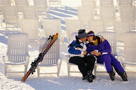 simsearch:700-00161273,k - Couple Taking a Break from ski Photographie de stock - Rights-Managed, Code: 700-00556796