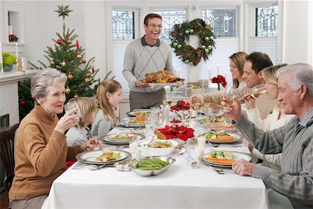 Famille à dîner de Noël Photographie de stock - Rights-Managed, Code: 700-00557506