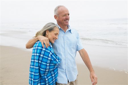 Couple marchant sur la plage Photographie de stock - Rights-Managed, Code: 700-00550318