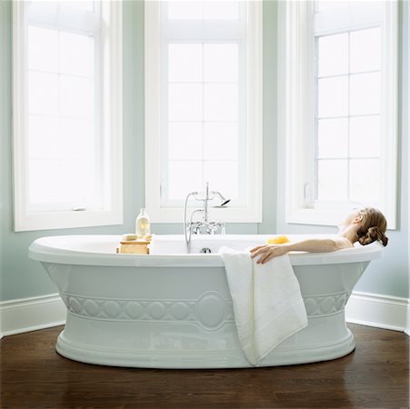 simsearch:700-01694805,k - Woman in Bath Stock Photo - Rights-Managed, Code: 700-00551561