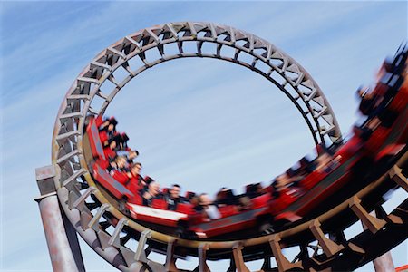 Roller Coaster en mouvement Photographie de stock - Rights-Managed, Code: 700-00552127