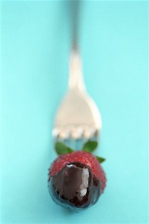 simsearch:700-00514910,k - Chocolate Covered Strawberry Foto de stock - Direito Controlado, Número: 700-00552975