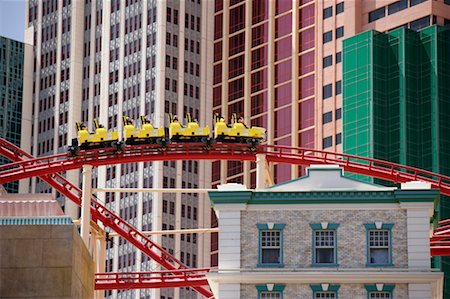 Roller-coaster, New York New York Hotel and Casino, Las Vegas, Nevada, USA Photographie de stock - Rights-Managed, Code: 700-00553593