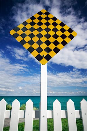 road sign, canada - Dead End Sign and White Picket Fence Stock Photo - Rights-Managed, Code: 700-00560835