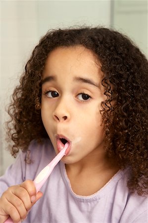 simsearch:700-01695381,k - Girl Brushing Teeth Stock Photo - Rights-Managed, Code: 700-00588649