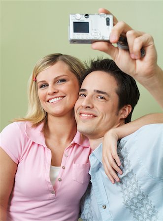 simsearch:700-00592726,k - Young Couple Taking Picture Foto de stock - Direito Controlado, Número: 700-00588935