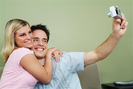 simsearch:700-00592726,k - Young Couple Taking Picture Foto de stock - Direito Controlado, Número: 700-00588936