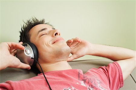 simsearch:600-01575654,k - Man Listening to Music Stock Photo - Rights-Managed, Code: 700-00592735