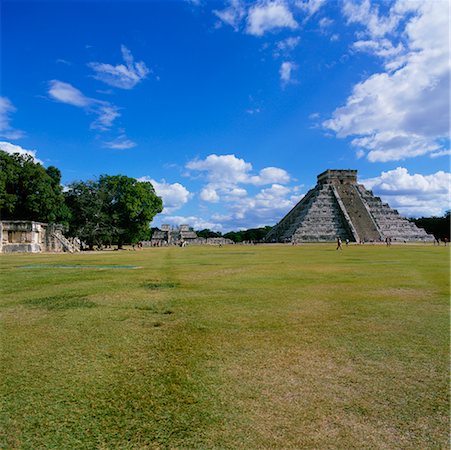 simsearch:6119-08269429,k - Kukulkan Pyramid, Chichen-Itza, Yucatan, Mexico Stock Photo - Rights-Managed, Code: 700-00592916