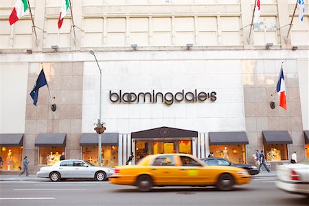 simsearch:700-02289029,k - Exterior of Bloomingdales Store, New York City, New York, USA Stock Photo - Rights-Managed, Code: 700-00592942