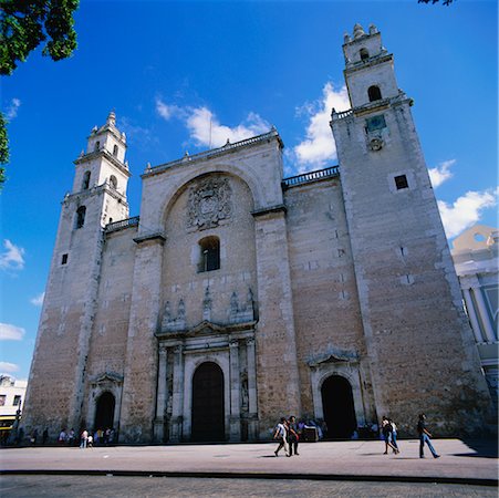 plaza de la independencia - Cathedral of San Ildefonso, Merida, Yucatan, Mexico Foto de stock - Con derechos protegidos, Código: 700-00592961