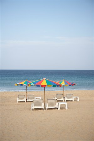 simsearch:700-00555130,k - Beach Umbrellas and Chairs on Karon Beach, Phuket, Thailand Fotografie stock - Rights-Managed, Codice: 700-00605171