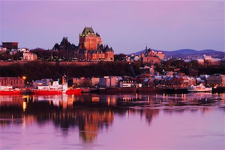 río san lorenzo - Quebec City from Levis, Quebec, Canada Foto de stock - Con derechos protegidos, Código: 700-00605312