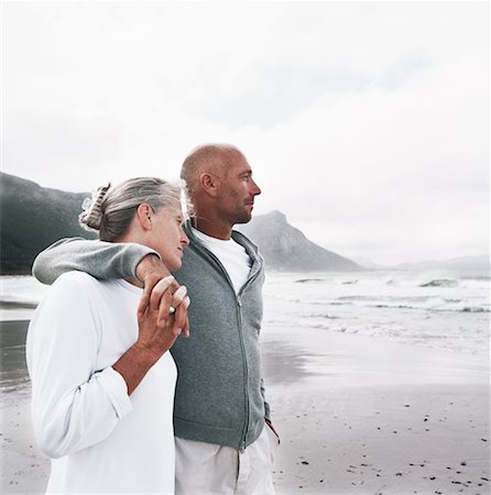 simsearch:614-02983743,k - Couple sur la plage Photographie de stock - Rights-Managed, Code: 700-00606301