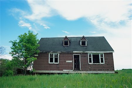 picture of house with high grass - Exterior of Abandoned House Stock Photo - Rights-Managed, Code: 700-00606643